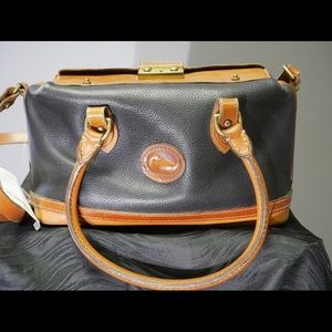 Dooney & Bourke